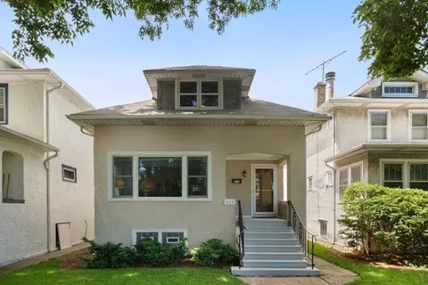 905 S Kenilworth Ave, Oak Park, IL 60304