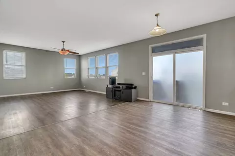 Living - 700 Avalon Way, Minooka, IL 60447 photo 2 of 6