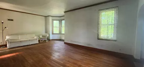 Living - 891 Bode Rd, Elgin, IL 60120 photo 3 of 8
