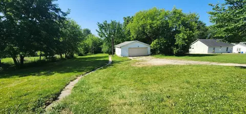 Exterior - 891 Bode Rd, Elgin, IL 60120 photo 6 of 6