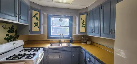 Kitchen - 891 Bode Rd, Elgin, IL 60120 photo 1 of 2