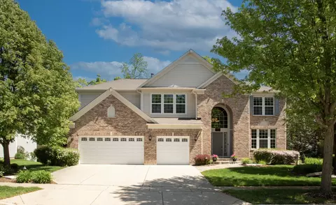5 Acadia Ct, Streamwood, IL 60107
