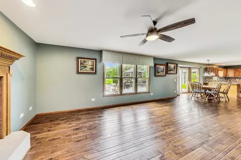 Living - 13304 Meadow Ln, Plainfield, IL 60585 photo 5 of 5