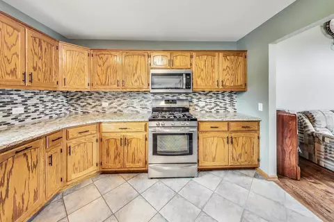Kitchen - 13304 Meadow Ln, Plainfield, IL 60585 photo 2 of 3