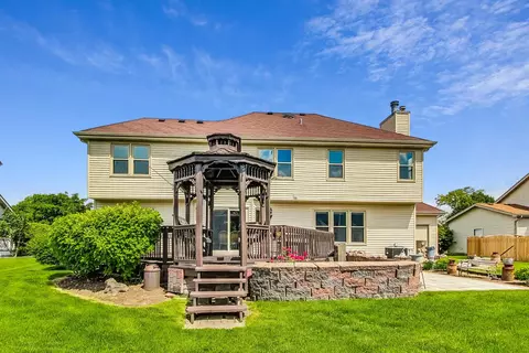 Exterior - 13304 Meadow Ln, Plainfield, IL 60585 photo 10 of 15