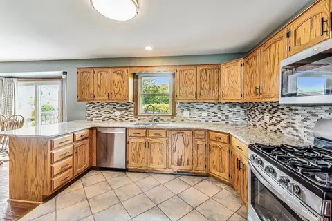 Kitchen - 13304 Meadow Ln, Plainfield, IL 60585 photo 1 of 3