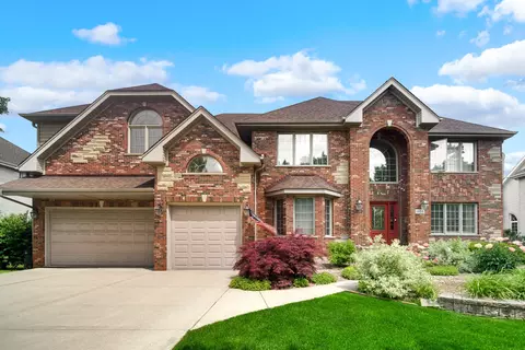 1426 Darien Club Dr, Darien, IL 60561