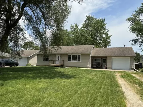 374 N Park Rd, Herscher, IL 60941