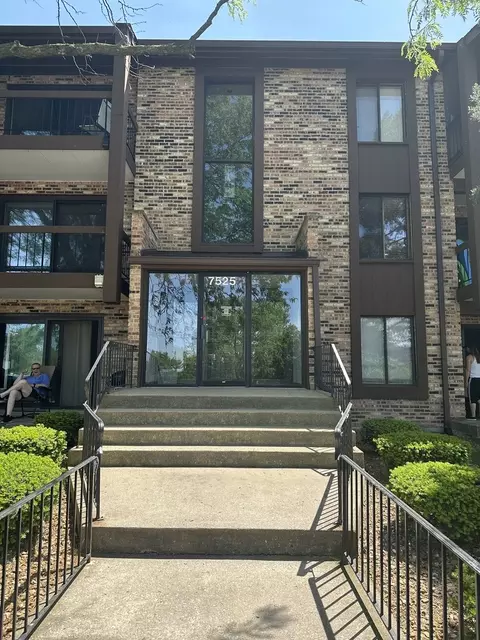 7525 175th St #822, Tinley Park, IL 60477