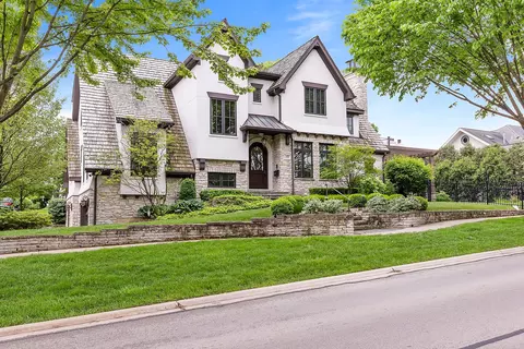 532 W 8th St, Hinsdale, IL 60521