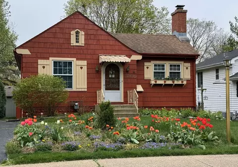 27 W349 Sunnyside Ave, Winfield, IL 60190