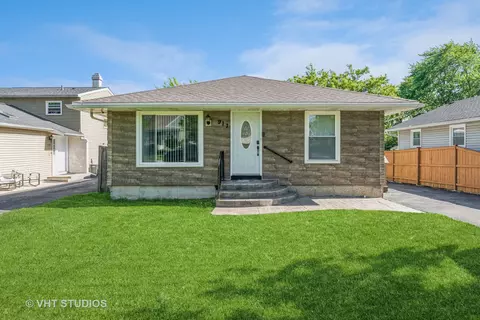 917 Ronald Ter, Round Lake Beach, IL 60073