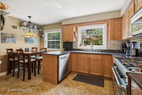 259 Cornell Ave, Des Plaines, IL 60016 photo 5