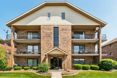 8130 169th St #2E, Tinley Park, IL 60477