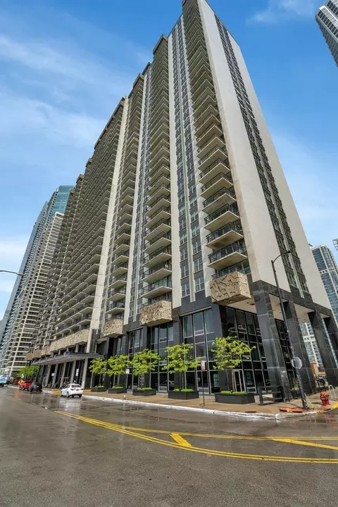 400 E Randolph St #1725, Chicago, IL 60601