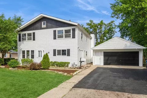 68 Wren Rd, Carpentersville, IL 60110