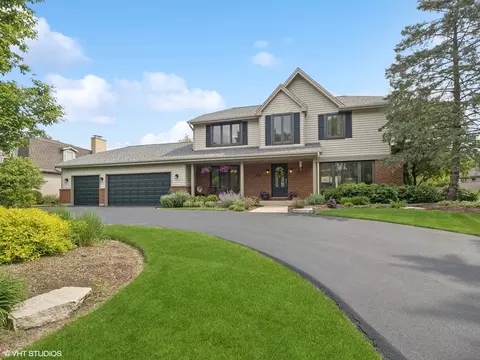 353 S Drovers Ln, Palatine, IL 60067