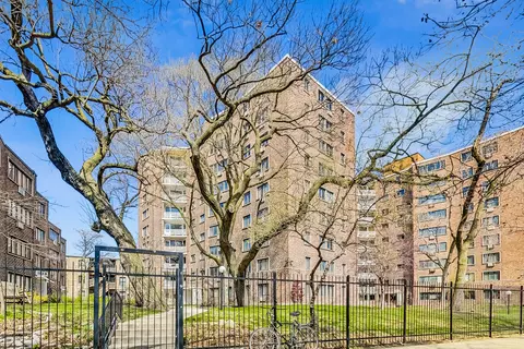 1140 W Lunt Ave #2A, Chicago, IL 60626