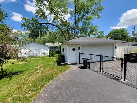 Exterior - 58 Arrowhead Dr, Thornton, IL 60476 photo 4 of 5