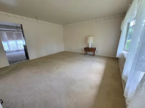 Living - 58 Arrowhead Dr, Thornton, IL 60476 photo 1 of 2