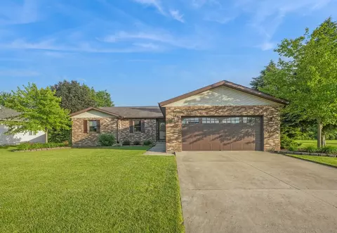 1515 Lake Dr, Morris, IL 60450