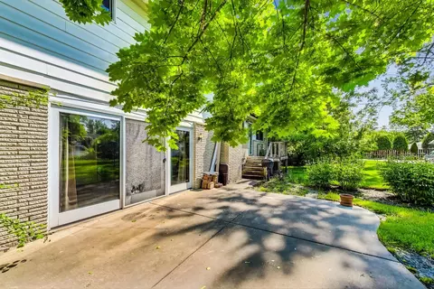 2921 Covert Rd, Glenview, IL 60025 photo 4