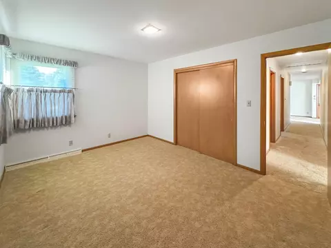 1853 Ridge Dr, Freeport, IL 61032 photo 17