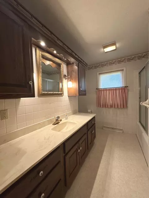 1853 Ridge Dr, Freeport, IL 61032 photo 14