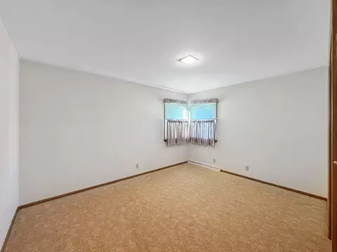 1853 Ridge Dr, Freeport, IL 61032 photo 18