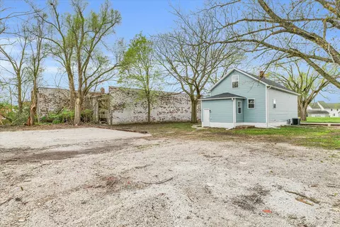 Exterior - 104 S Wabash Ave, Reddick, IL 60961 photo 5 of 5