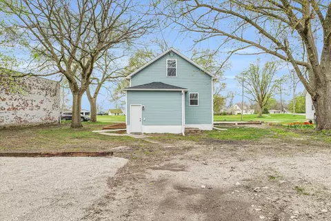Exterior - 104 S Wabash Ave, Reddick, IL 60961 photo 3 of 5
