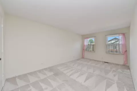 Bedroom - 1748 Ennis Ln, Wheaton, IL 60189 photo 2 of 3