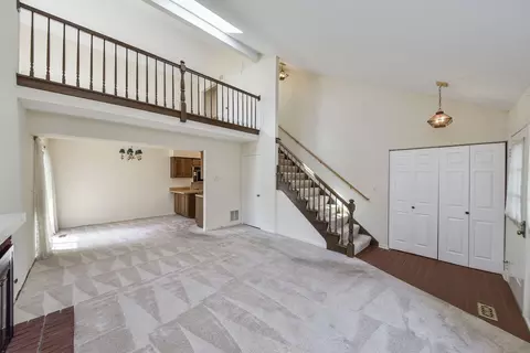 Living - 1748 Ennis Ln, Wheaton, IL 60189 photo 2 of 5