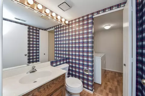 Bath - 1748 Ennis Ln, Wheaton, IL 60189 photo 1 of 3