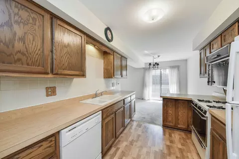 Kitchen - 1748 Ennis Ln, Wheaton, IL 60189 photo 1 of 2