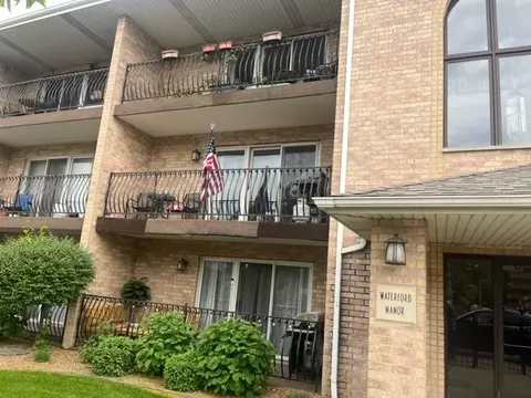 6525 W 63rd St #2B, Chicago, IL 60638
