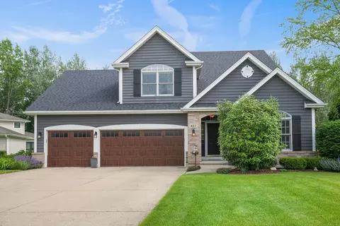 837 Wedgewood Dr, Crystal Lake, IL 60014