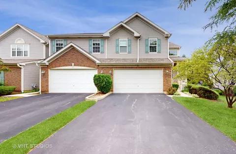 13 Haverton Ct, Streamwood, IL 60107