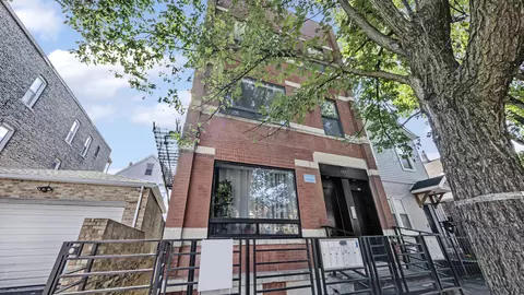 1811 W 17th St #102, Chicago, IL 60608