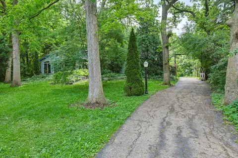 29 W717 Schick Rd, Bartlett, IL 60103 photo 3