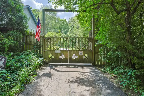 29 W717 Schick Rd, Bartlett, IL 60103 photo 2