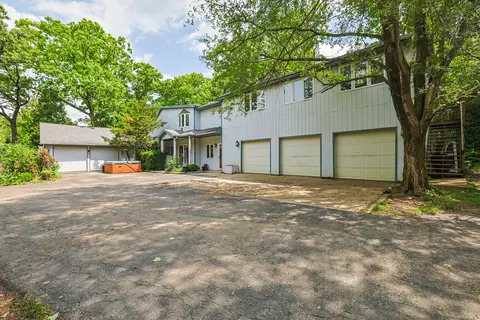 29 W717 Schick Rd, Bartlett, IL 60103 photo 4