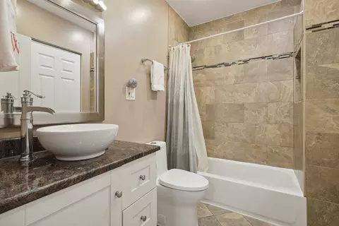718 E 88th Pl, Chicago, IL 60619 photo 9