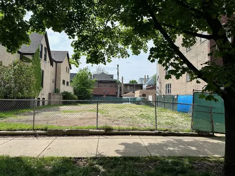 3538 N Janssen Ave, Chicago, IL 60613