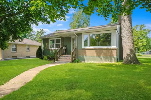 821 Dawes Ave, Joliet, IL 60435