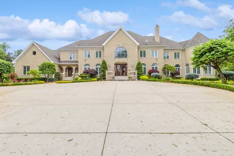 1 Shire Trl, South Barrington, IL 60010