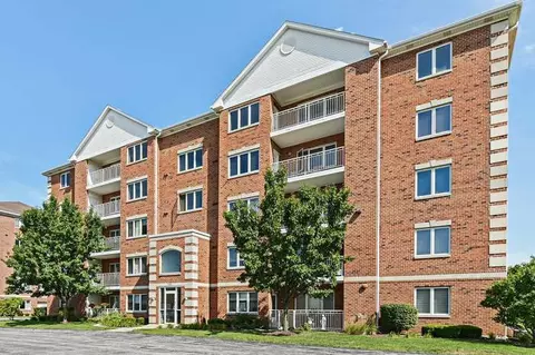 5450 W 115th St #304, Oak Lawn, IL 60453
