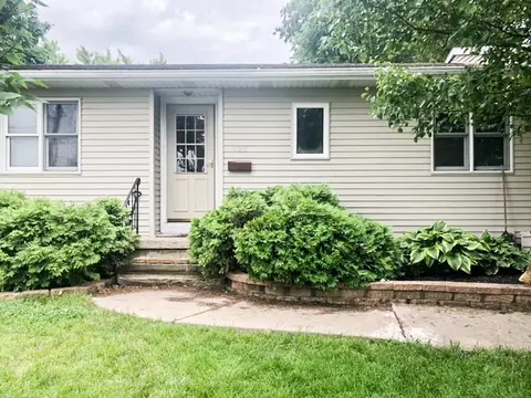 421-423 E Glover St, Ottawa, IL 61350 photo 2