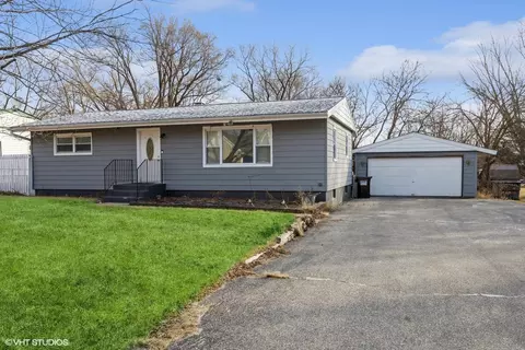 1512 Lakeland Ave, Mchenry, IL 60050