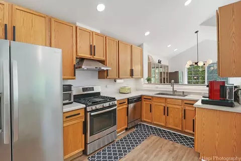 Kitchen - 157 Lucerne Ct, Wheeling, IL 60090 photo 1 of 3